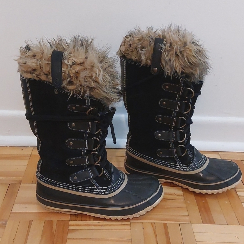 Sorel Joan of Arctic winter boots size 6